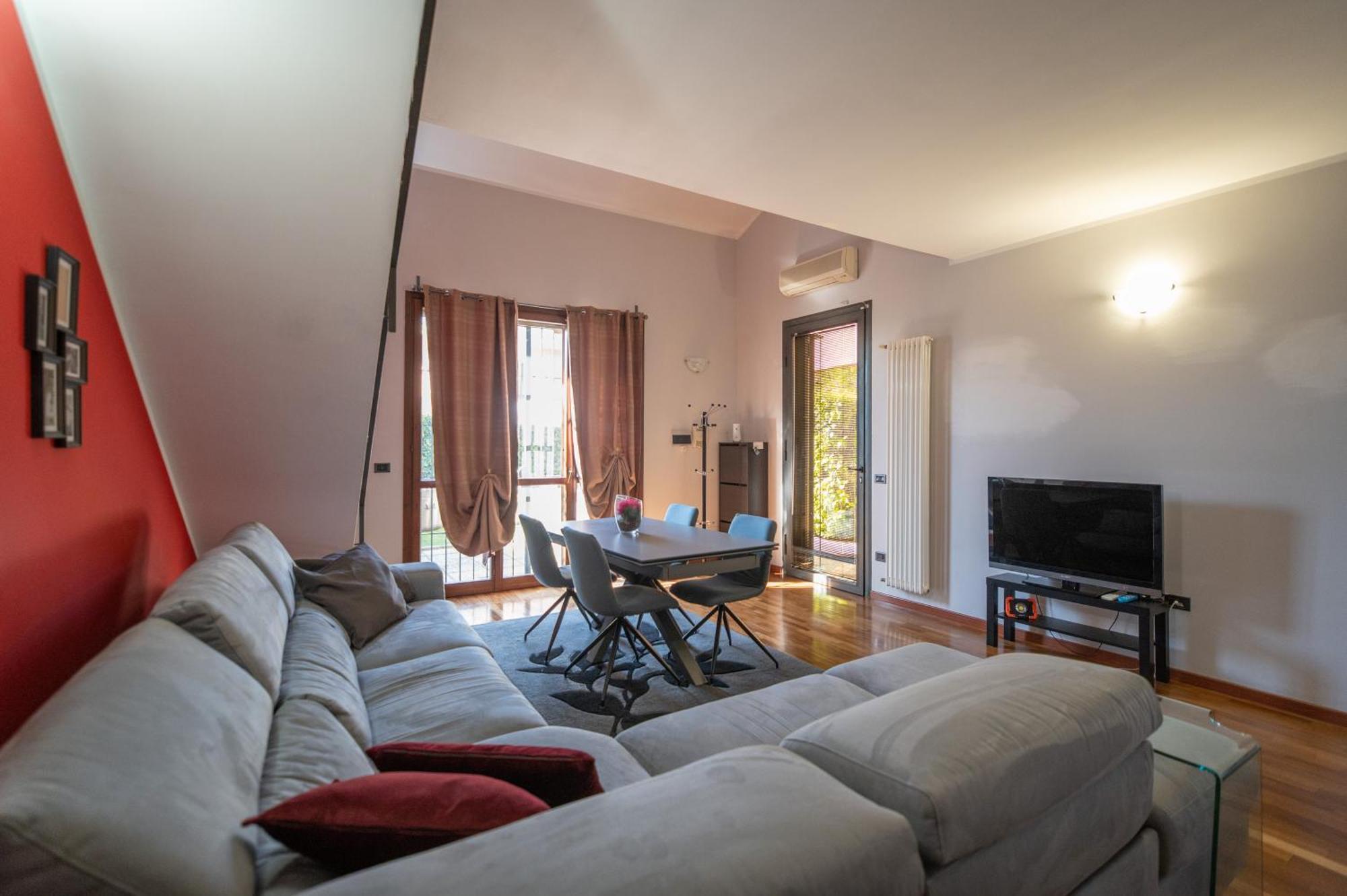 Tranquil Elegance In Apartment *